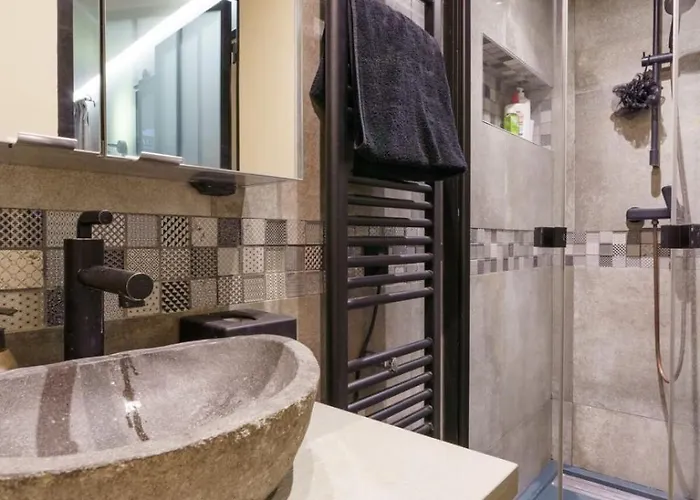شقة & Stylish 1bd Duplex W Gardenmontmartre! *