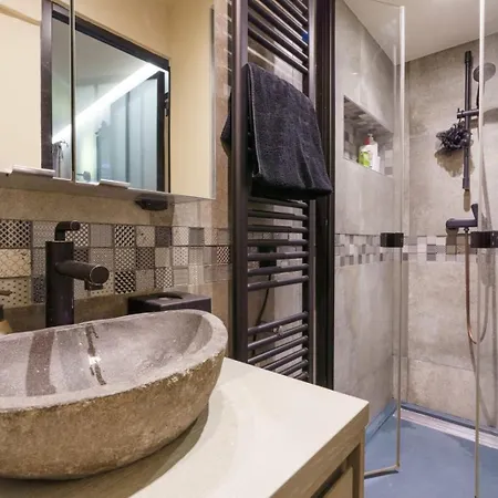 דירה & Stylish 1bd Duplex W Gardenmontmartre! *